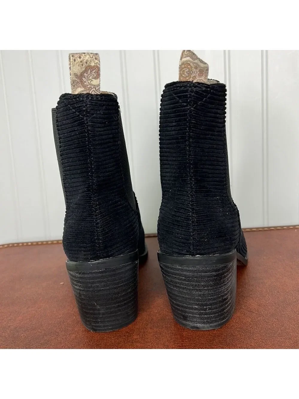 - Band of Gypsies Shadow Black Corduroy Booties Size 6.5